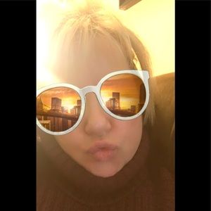 Meet your Posher, Lori